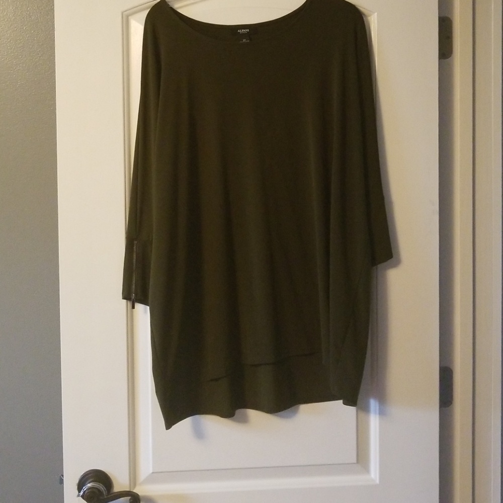 Over sized olive batwing hi-lo tunic